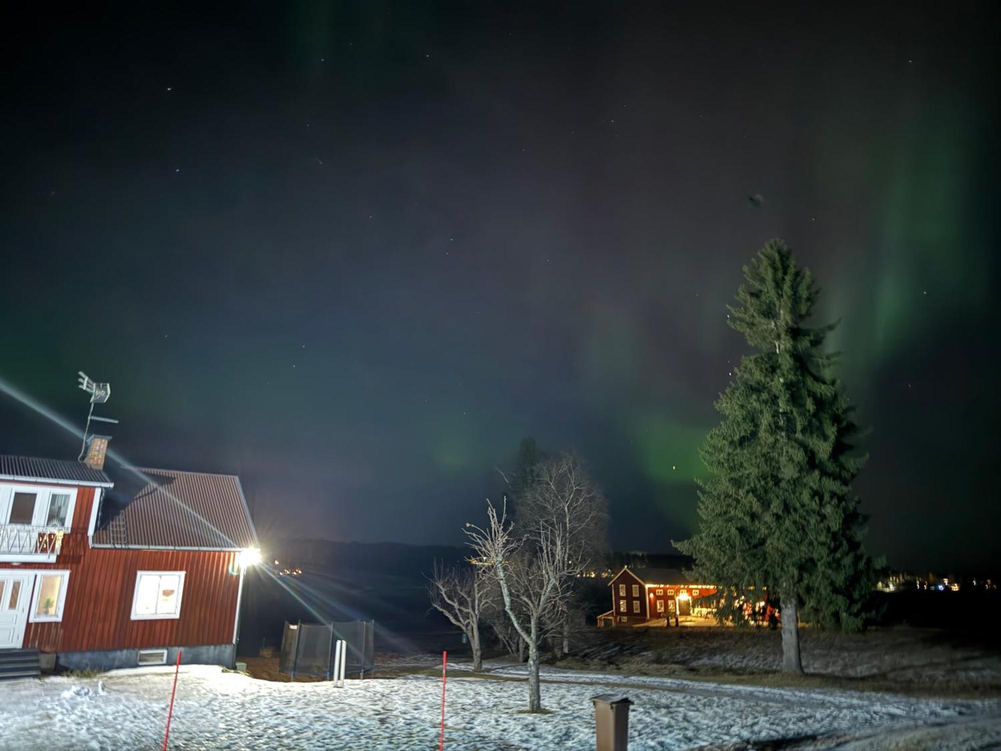 Ett Hus Med 3 Sovrum Med Supersnabba Internet Fiberanslutningen 1000Mb-100Mb I Hoeg, 7 Minuter Fran Hudiksvall Esterno foto
